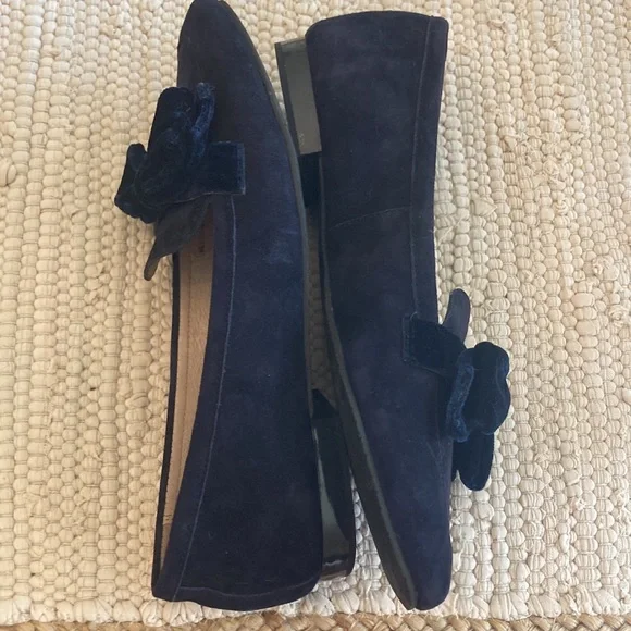 NWOB Donald Pliner Harriet Blue Suede Leather Loafer With Bow. Marked 9M - Picture 2 of 6